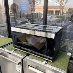 🔥 Samsung - Bespoke 2.1 Cu. Ft. Over-the-Range Microwave with Sensor Cooking and Auto Dimming Glass Touch Controls - Stainless Steel🔥