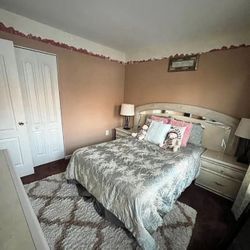 Bedroom Set For Sale 