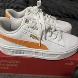 Women’s Puma Size 7