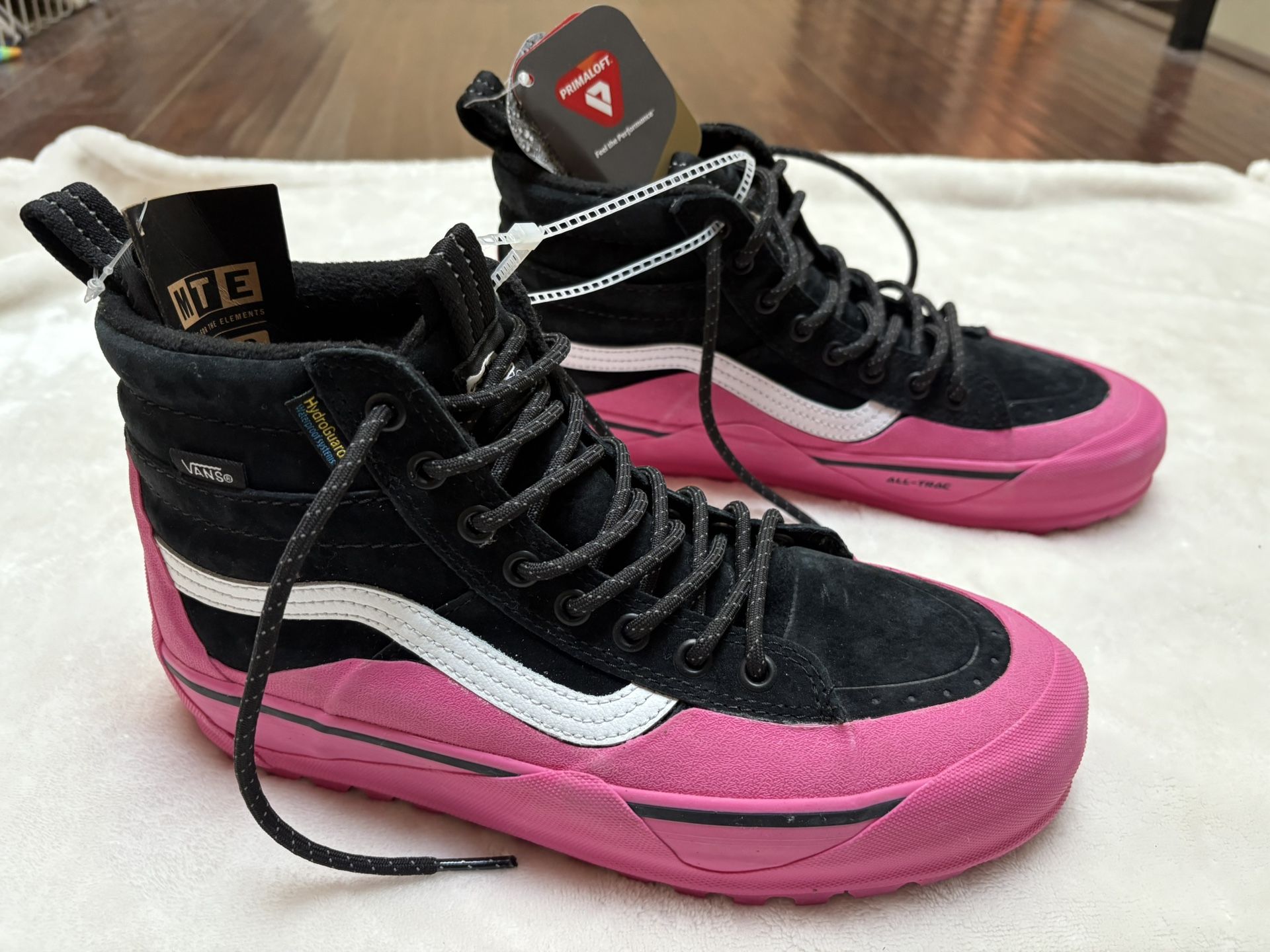 NWT Vans Sk8-Hi Dip MTE-2 Black Pink High Top Boots Sneakers US Women’s 9