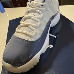 Jordan 11 low midnights navy