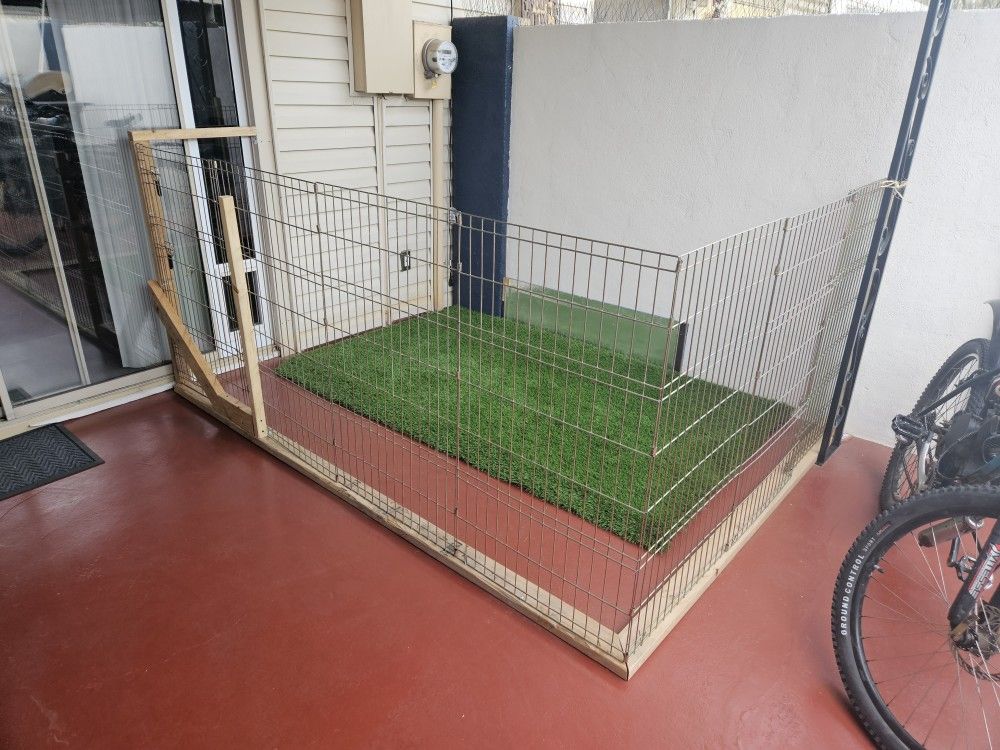 Outdoor Dog Pen/with Under Turf Pads