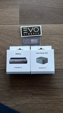Insta360 X3 Charging Hub and Battery