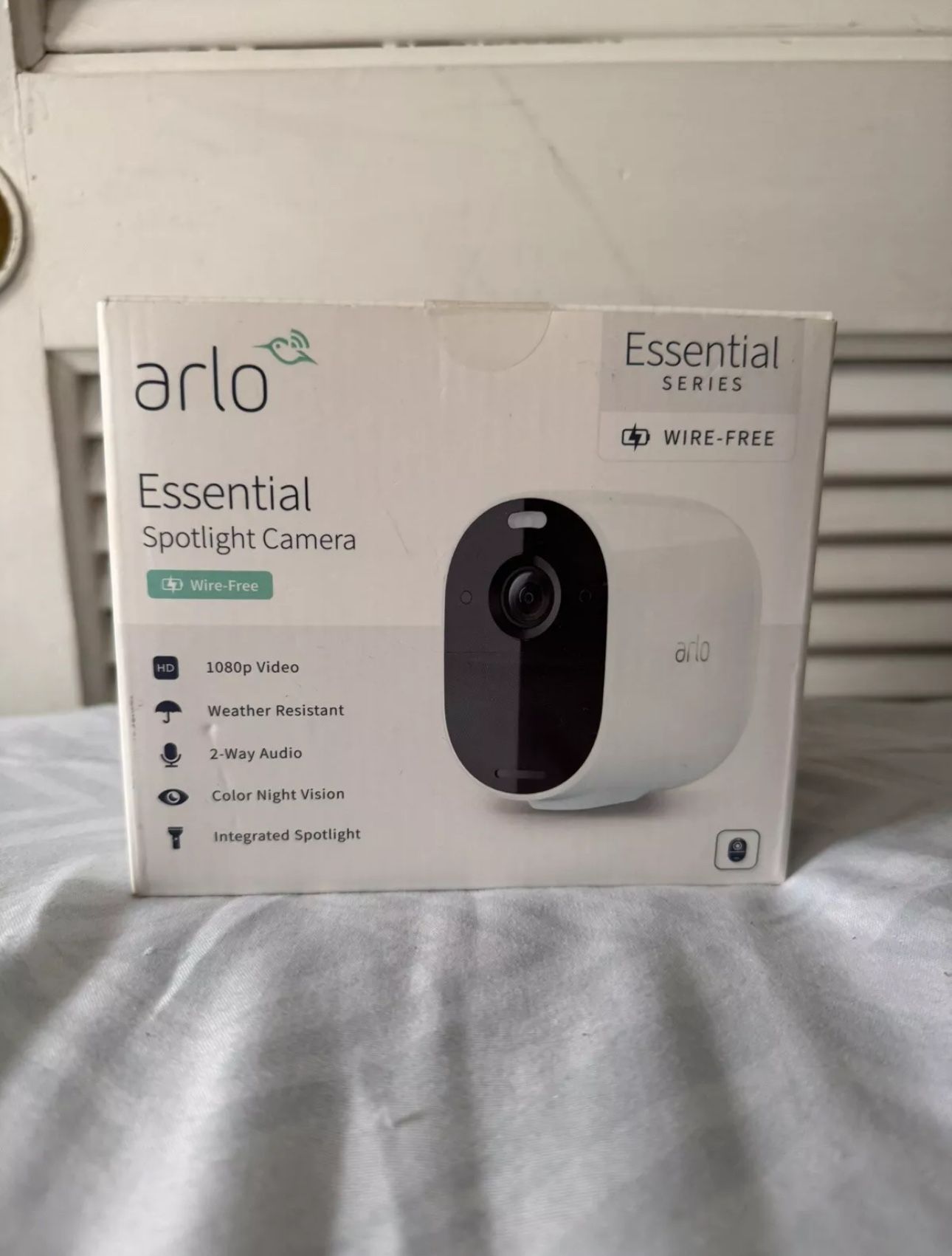 Arlo Essential Indoor Outdoor Wireless Spotlight Security Camera System 1080pNEW