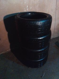 Set of four 18-in tires