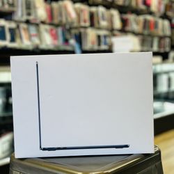 MacBook Air M3 Chip 13 Inch