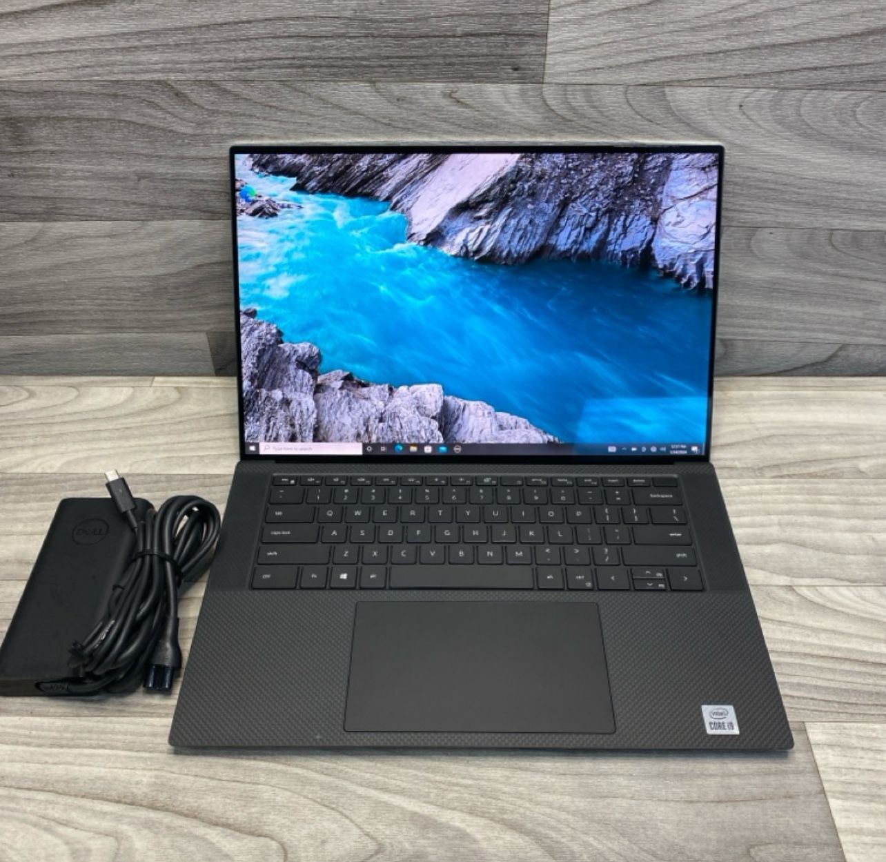 Dell XPS Latitude 9500 (OLED)