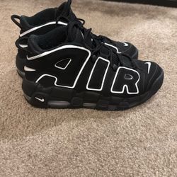 NIKE Air More Uptempo B&W 8.5 MENS