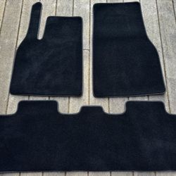 2025 Tesla Model Y Carpet Floor Mats OEM New