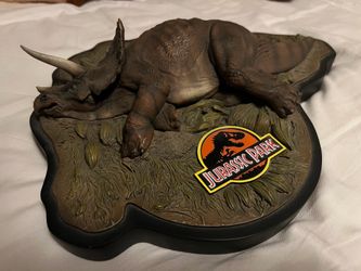 Jurassic Park Sick Triceratops Chronicle Collectibles