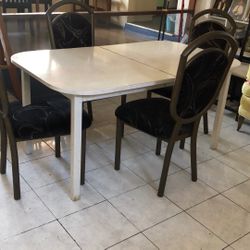 4-chair Dining Table