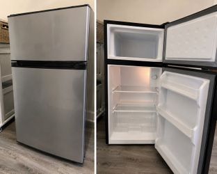 Like New TACOOL 1.5 Cu. Ft. Mini Fridge with Freezer – Works Great!
