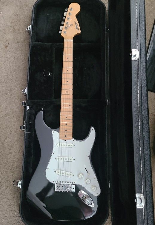 Memphis 1970's Stratocaster With Case