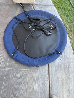 Saucer swing