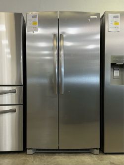 FRIGIDAIRE 26 cu. ft. Standard Depth Side-by-Side Refrigerator w/CrispSeal Crispers