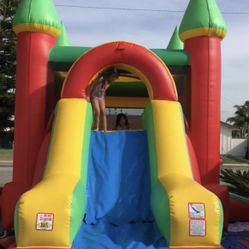 Big House Jumper With Water Slide And Pool