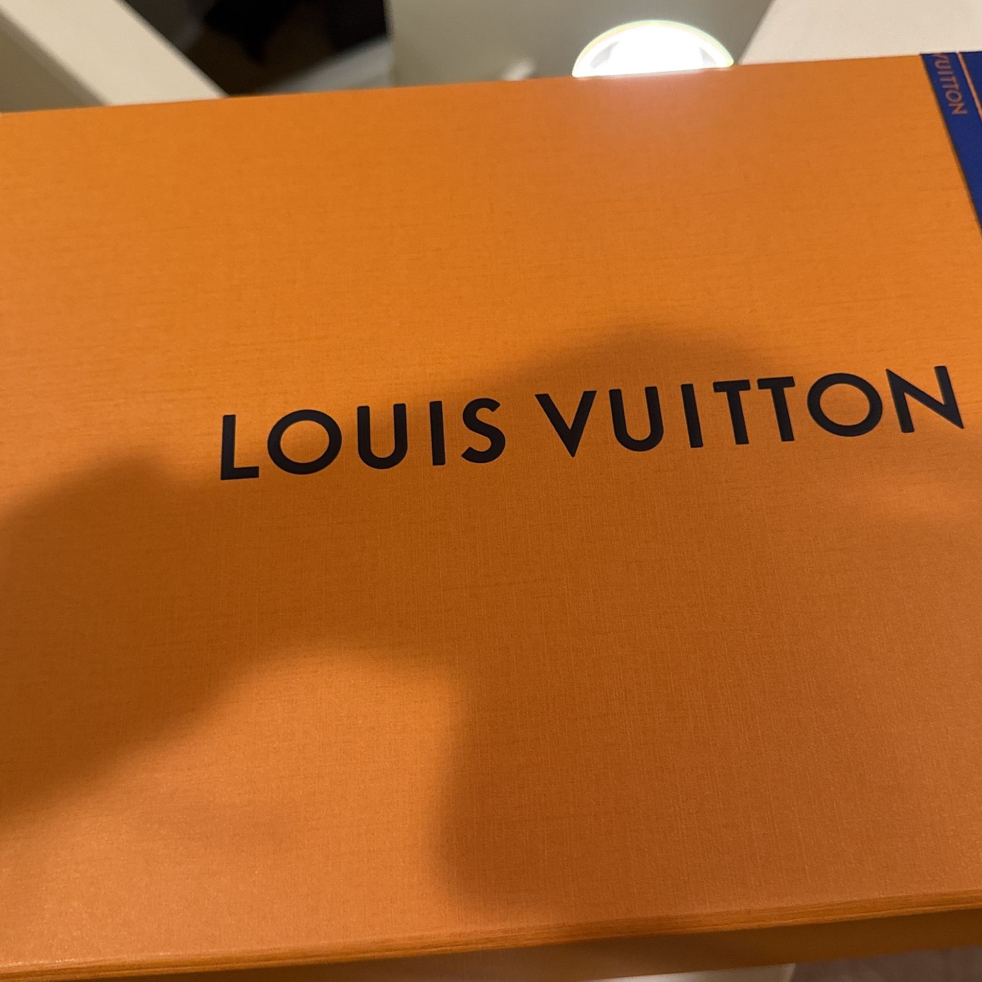 Louis Vuitton Avenue Slingbag NM