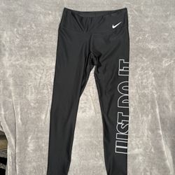 Women’s Nike Leggings 