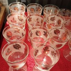 Glasses Vintage Gold Leaf Libbey  30 Glasses And Pitcher