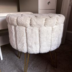  Stool