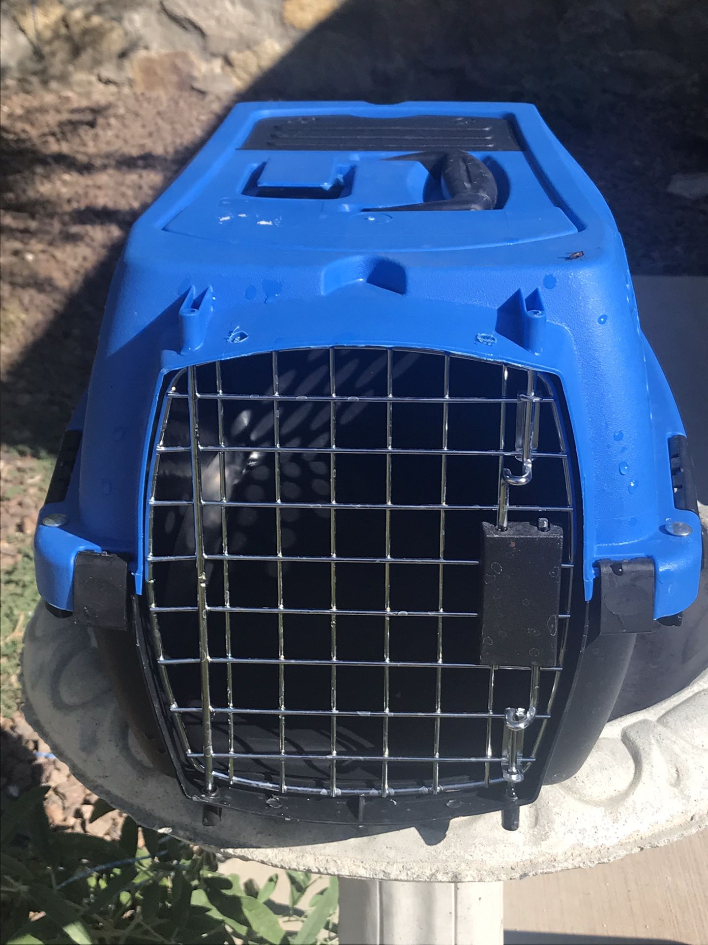 Small Pet Kennel/Carrier/Cage