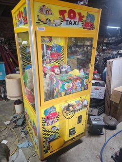 Toy taxi claw machine