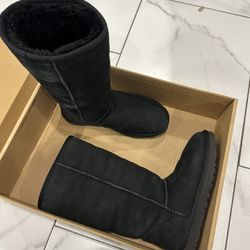 Ugg Boots WOMEN (Size 8) 
