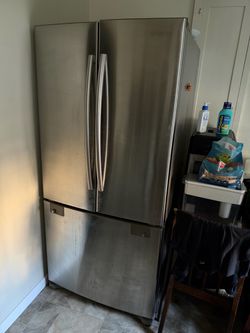 Samsung Stainless Steel French Door Refrigerator as is for pick up only must go today!