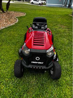Riding lawnmower