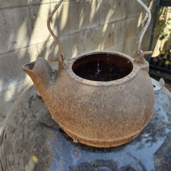 Cast Iron Kettle 