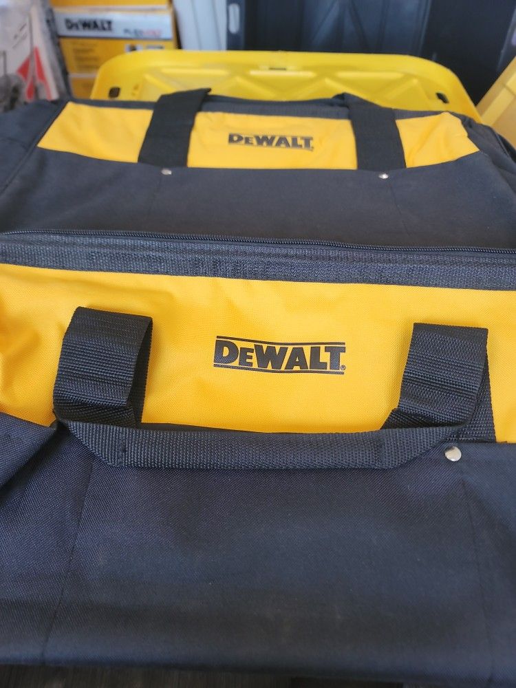 2 DEWALT BAGS NEW L 19X 11