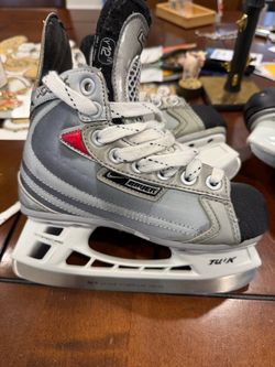 Bauer Youth Ice Hockey Skates Size Y12
