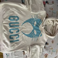 Gucci Sweater Authentic ( NEGOTIABLE)