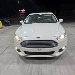 2015 Ford Fusion Titanium Hybrid 161,666 title clean automatic
Nice reliable car, AC works great also have cool and heated seats option. 161,666 miles
