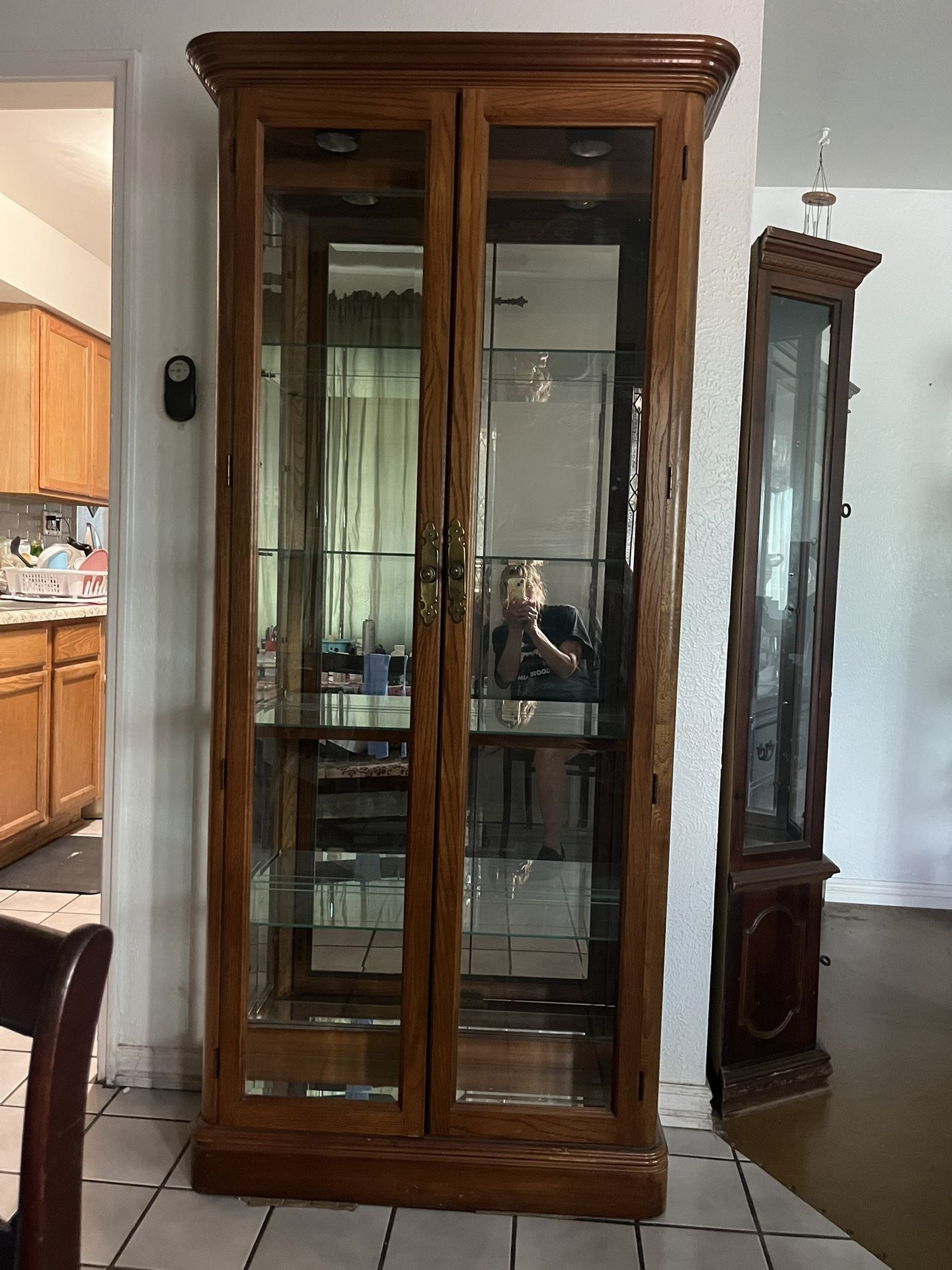 Display Cabinet With 4 Glass Shelves