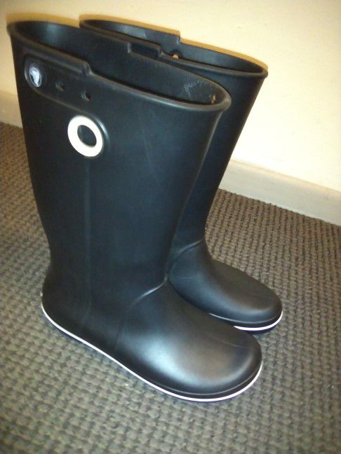 Crocs Knee High Super Light Size 11W for Sale in Chicago, IL - OfferUp