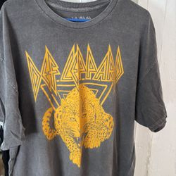 Def Leopard band tee 