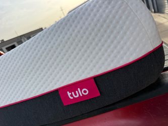 Tulo King Mattress 10”