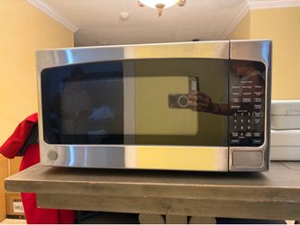GE 2.0 cu. ft. Countertop microwave oven