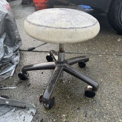 Free Short Mechanics Stool