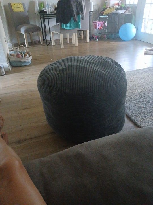 Poof Chair Or Foot Rest