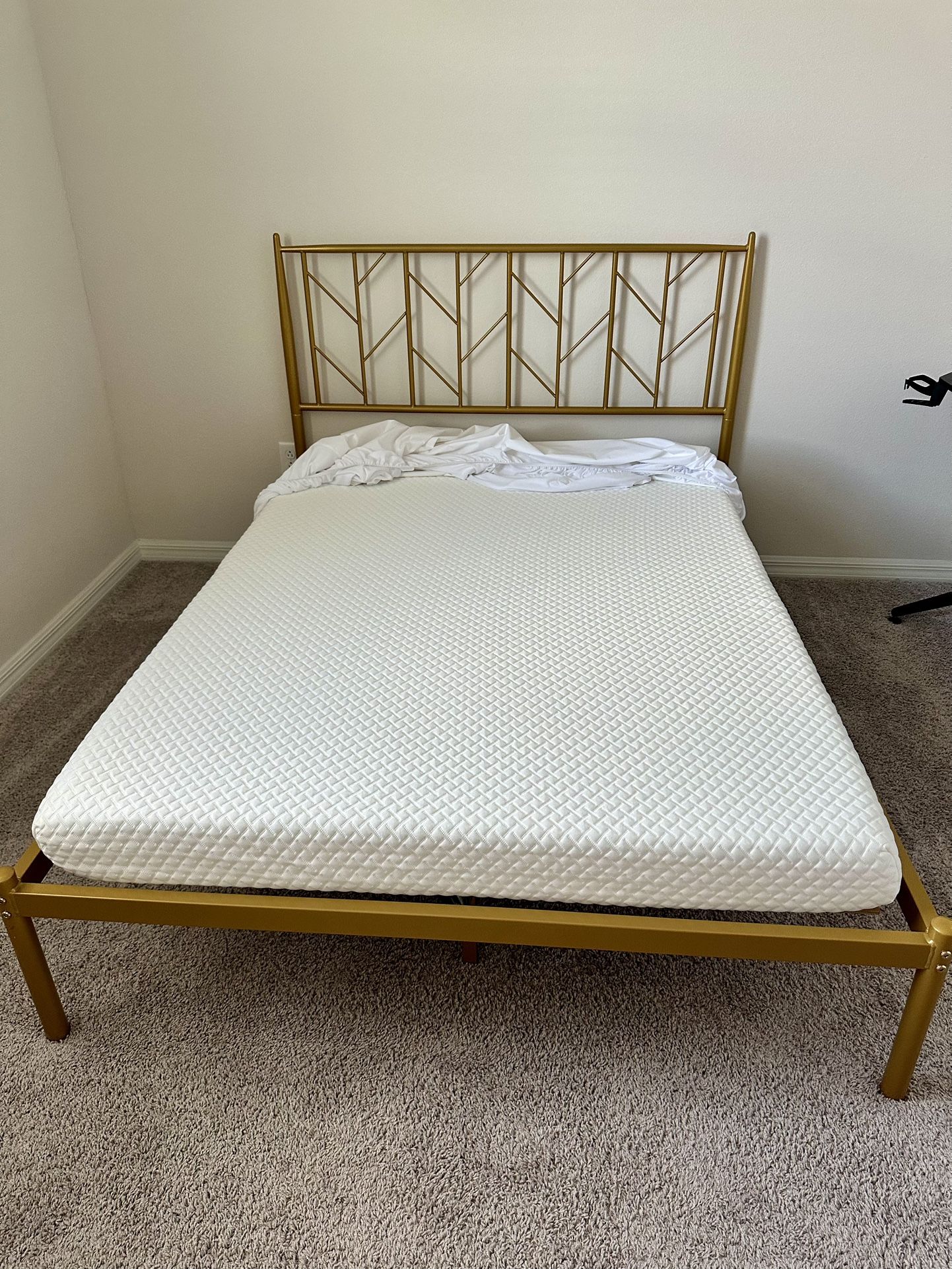 Full Size Bed Frame with Mattress