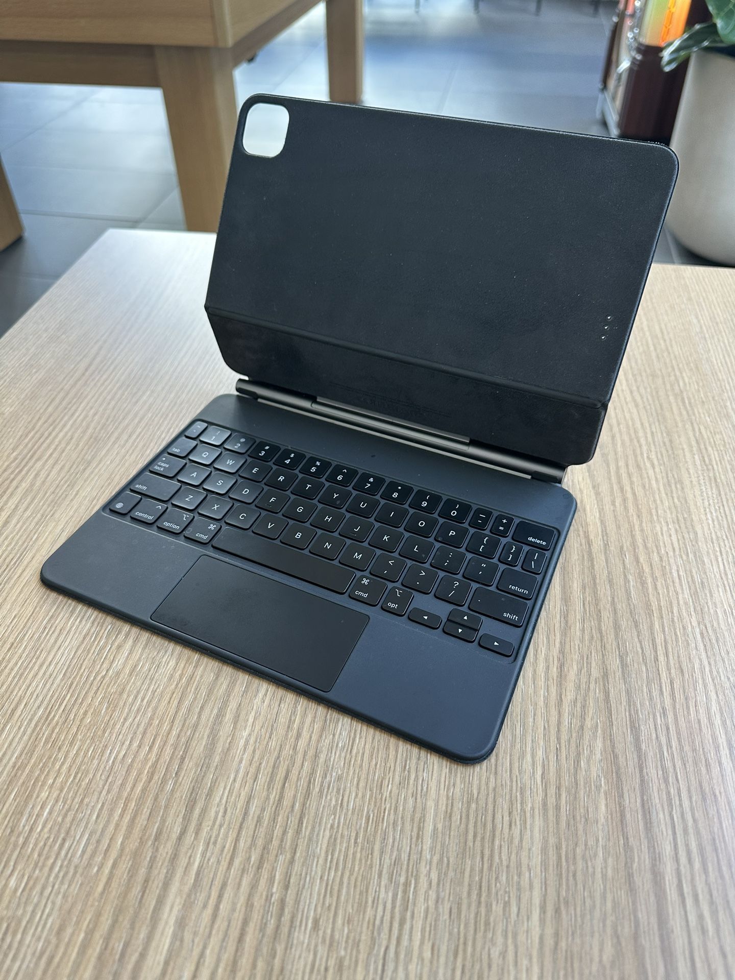 Apple iPad Magic Keyboard (Gen1)