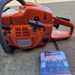 Husqvarna Gas Chainsaw 24 Inch Rancher 460 With Case And Extra Chain Brand New