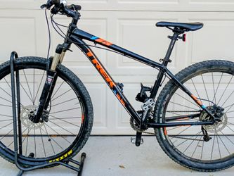 29 inch Trek Xcaliber 8 mountain bike