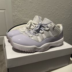 Jordan Retro 11 low white/pure violet