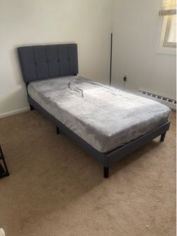 Twin Bed frames with free mattress(no stain)