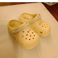 Toddler girl shoes size 8.5c (25)