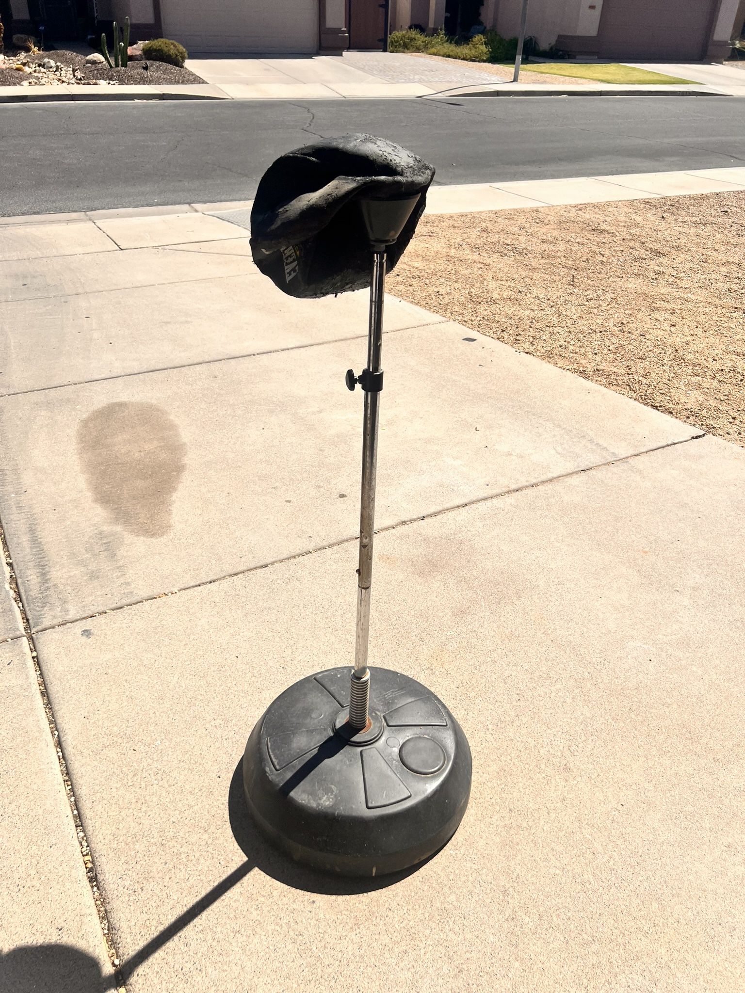 Everlast Core Reflex Weighted Stand
