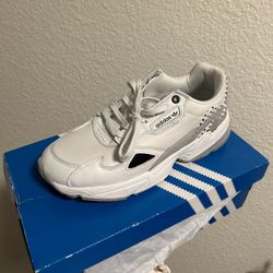 WOMENS ADIDAS SHOES 